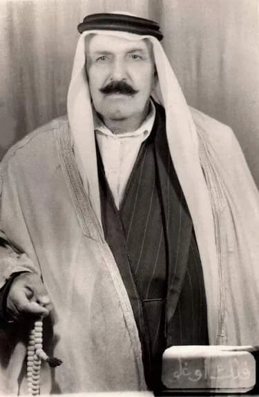 الشاعر فلك اوغلوو